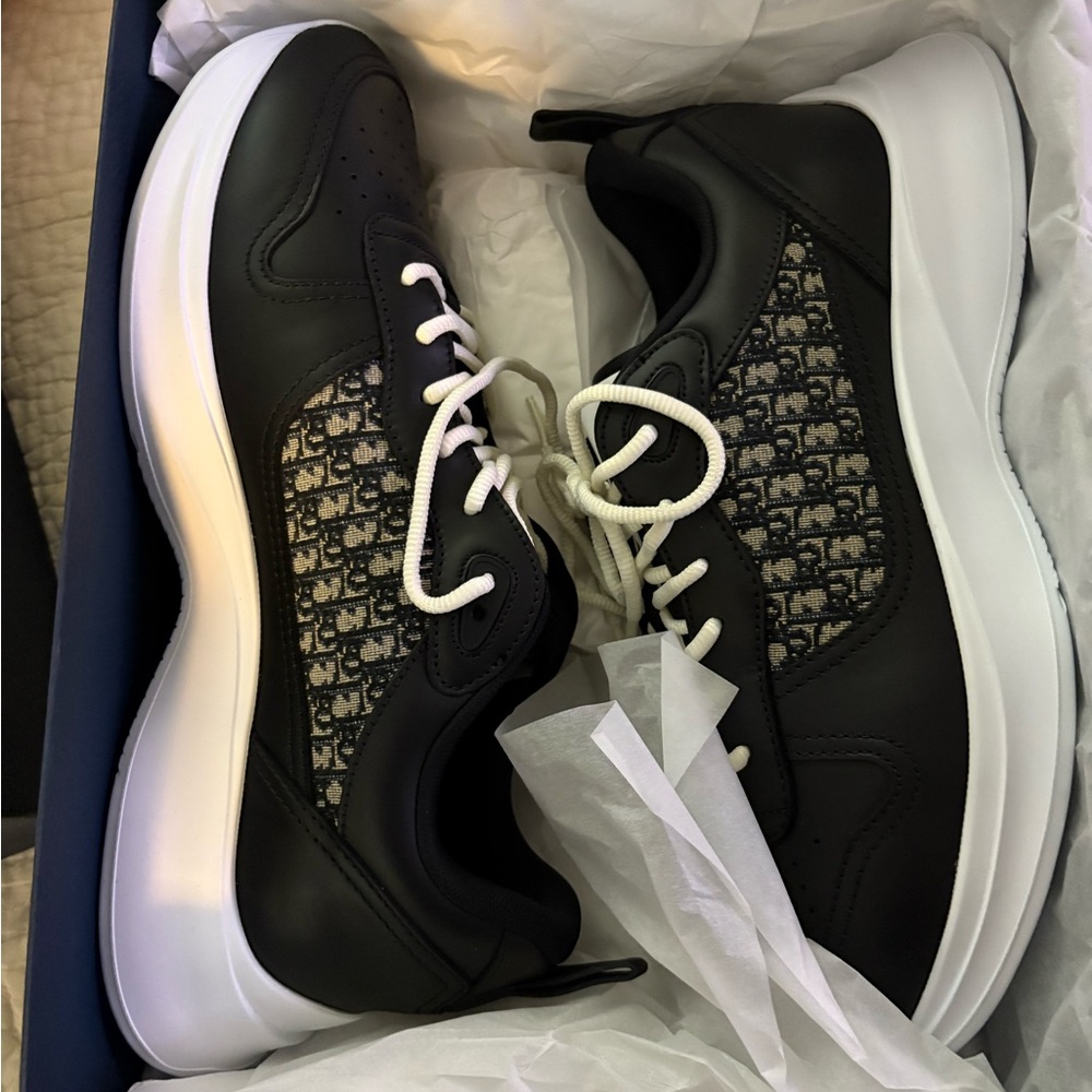 B25 Dior Black and White Sneakers calfskin